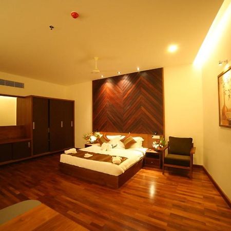 Woodies Bleisure Hotel Kozhikode Ngoại thất bức ảnh