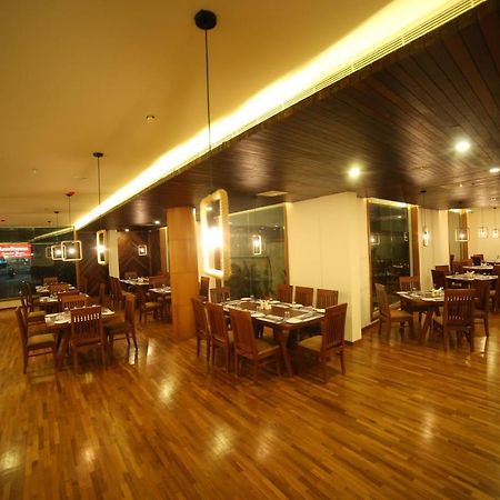Woodies Bleisure Hotel Kozhikode Ngoại thất bức ảnh
