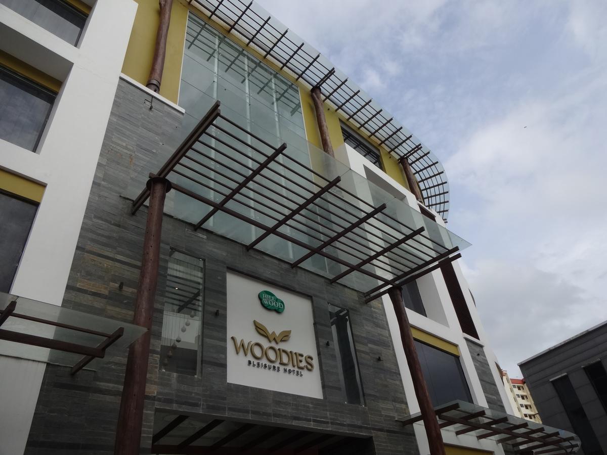 Woodies Bleisure Hotel Kozhikode Ngoại thất bức ảnh