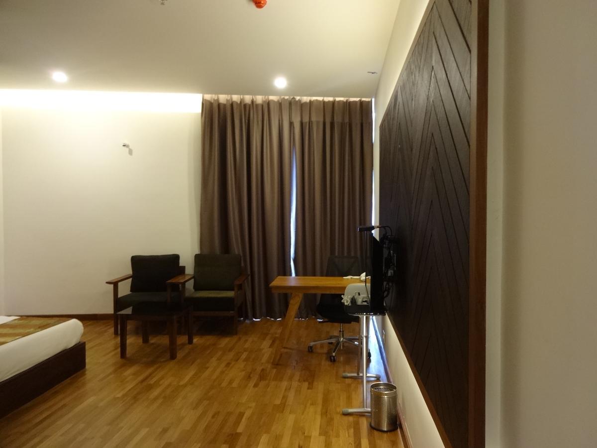 Woodies Bleisure Hotel Kozhikode Ngoại thất bức ảnh