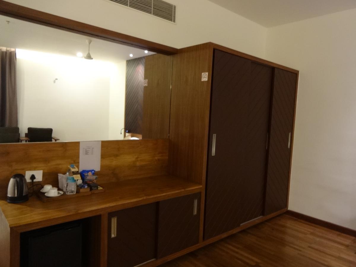 Woodies Bleisure Hotel Kozhikode Ngoại thất bức ảnh