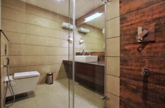 Woodies Bleisure Hotel Kozhikode Ngoại thất bức ảnh